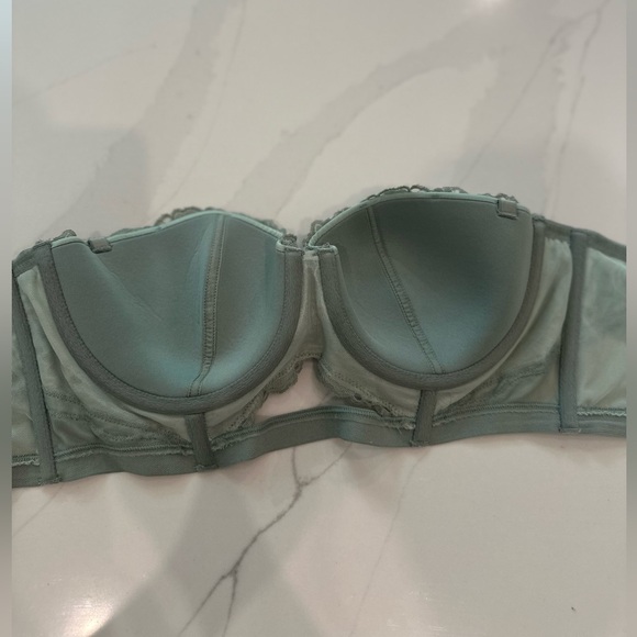 Victoria Secret Lace Bandeau Bra - Picture 6 of 8